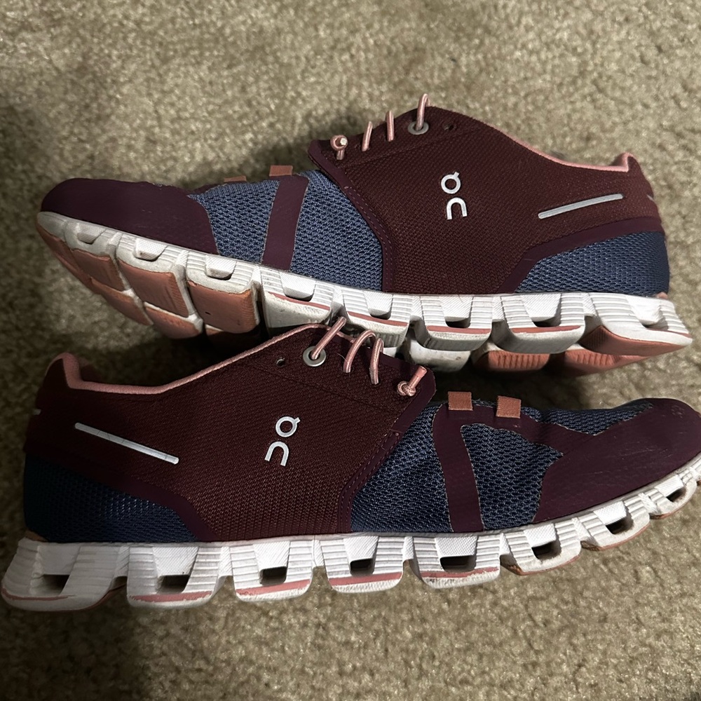 On Running Women's Sneakers in Burgundy and Navy - Picture 11 of 13